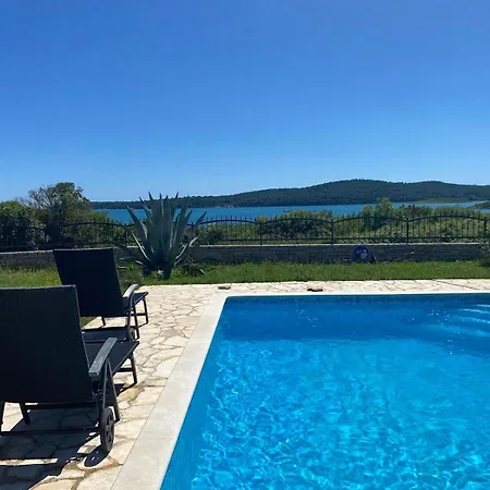 Casa Ceslerus Medulin